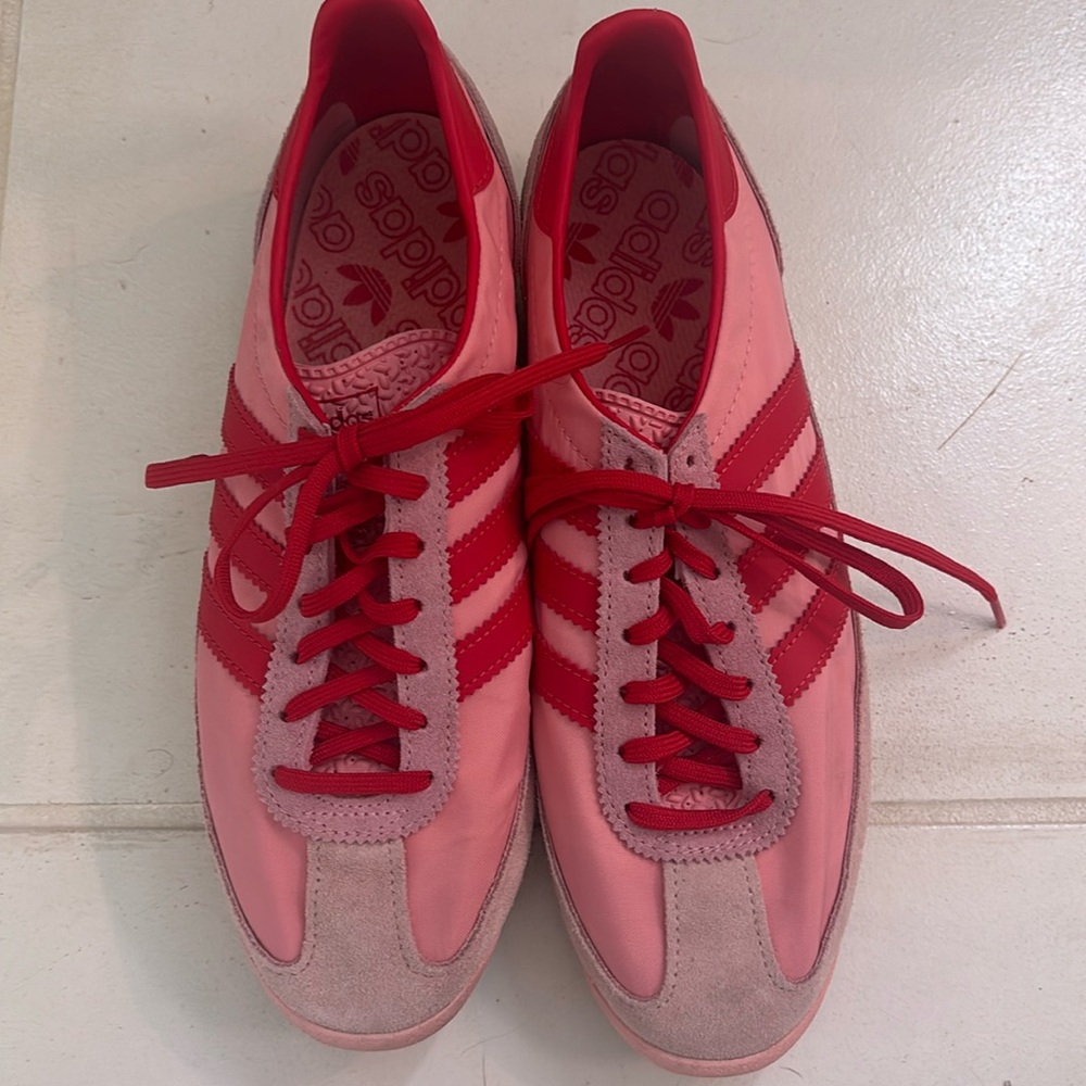 Women’s Size 8.5 Adidas